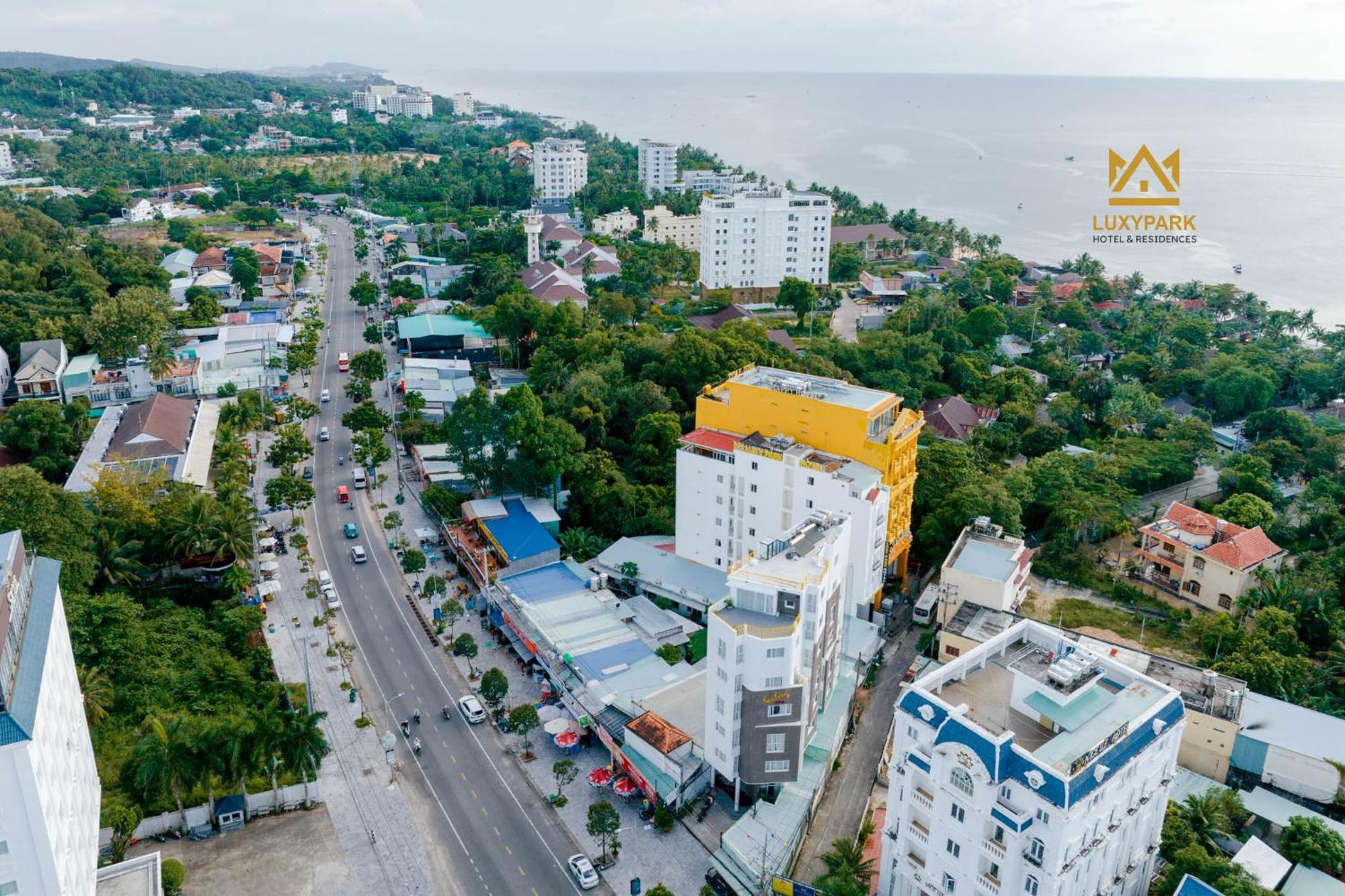 Luxy Park Hotel - Phu Quoc Centre Esterno foto