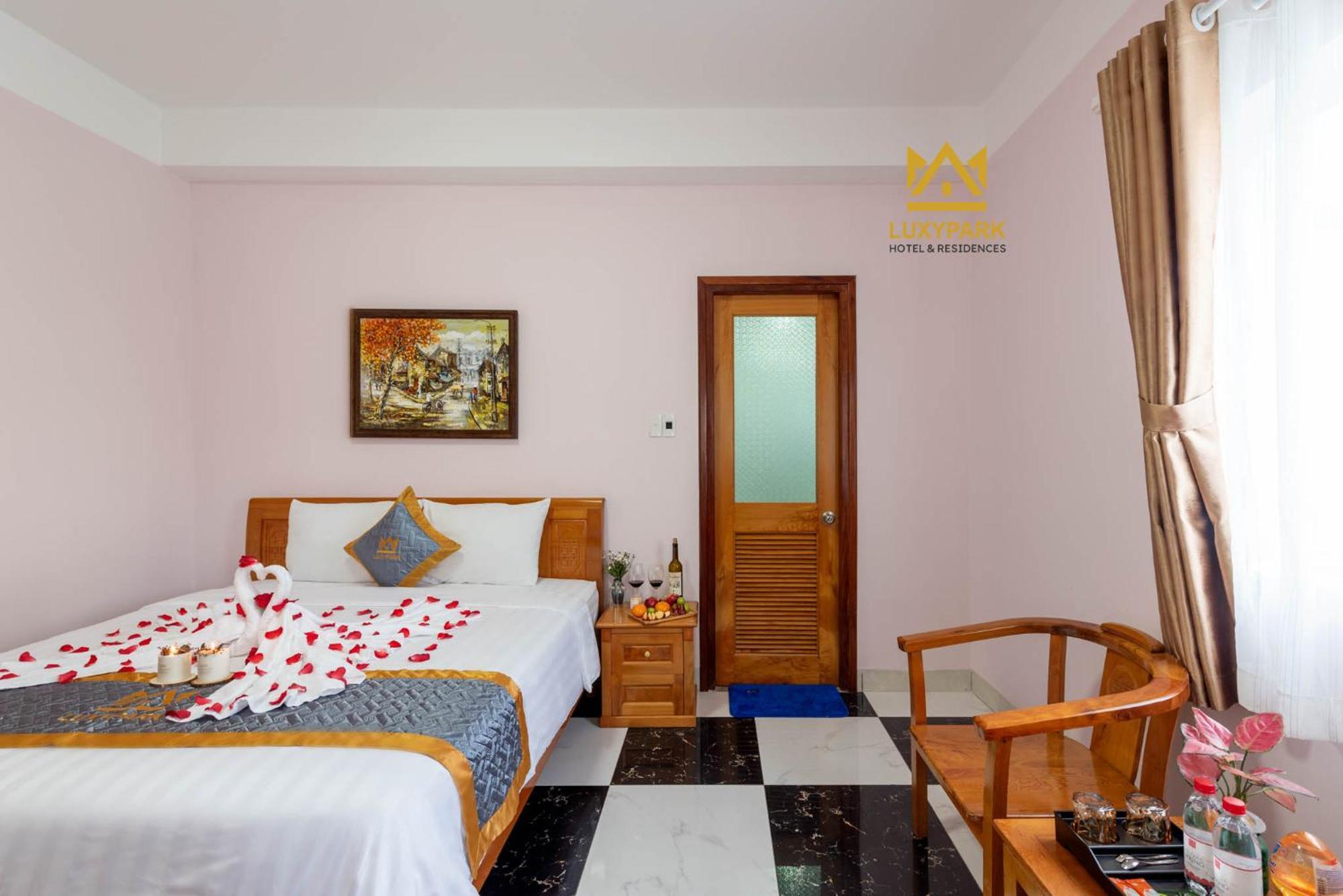 Luxy Park Hotel - Phu Quoc Centre Esterno foto