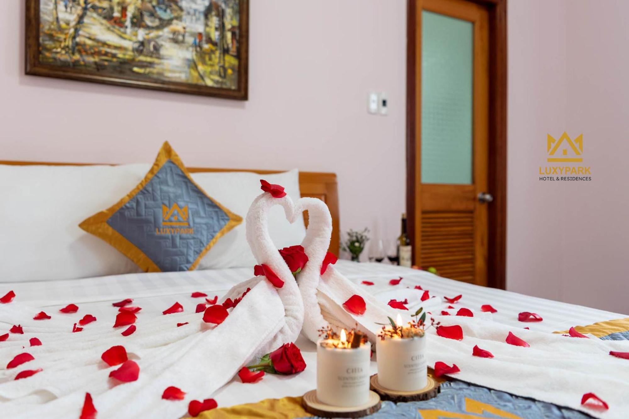 Luxy Park Hotel - Phu Quoc Centre Esterno foto