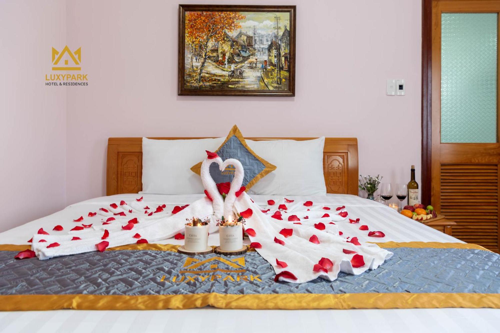 Luxy Park Hotel - Phu Quoc Centre Esterno foto
